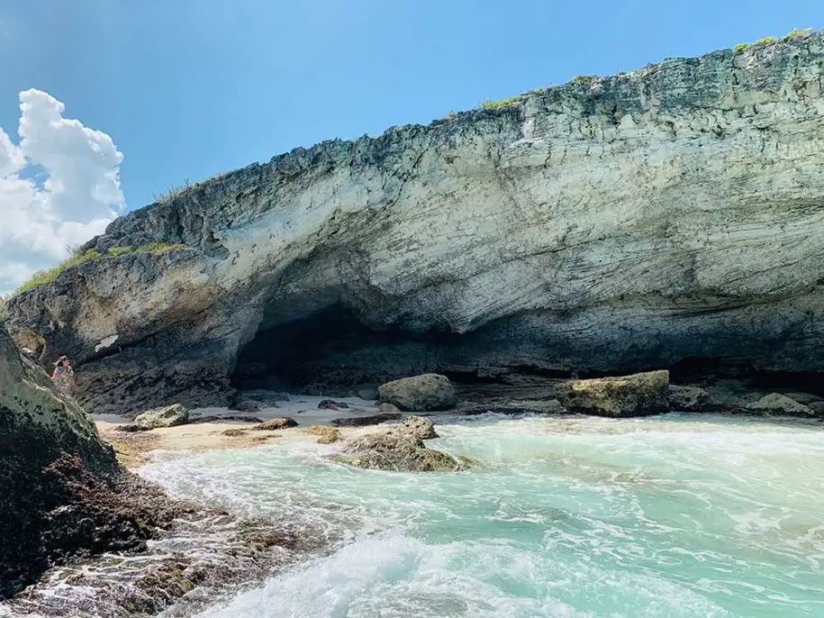 sugar beach caves