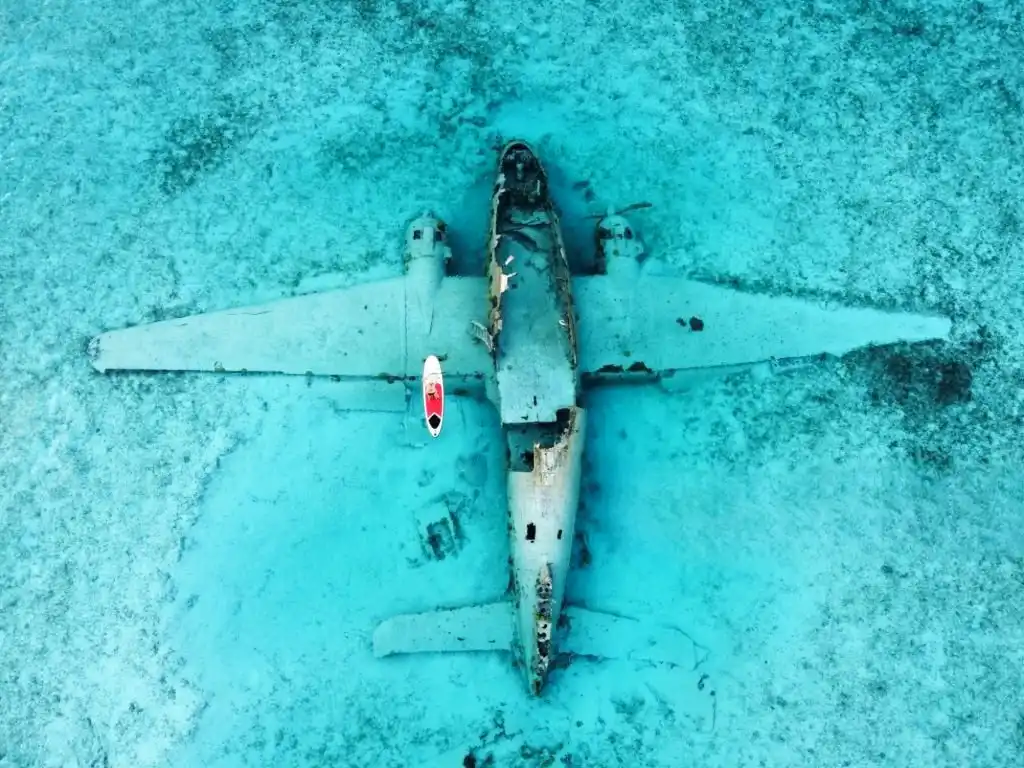 wrecked plane bahamas 1